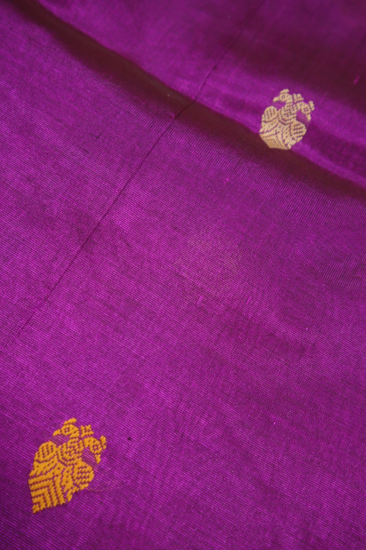 Purple - Iruthalai Pakshi thread woven border all over buttas with woven pallu